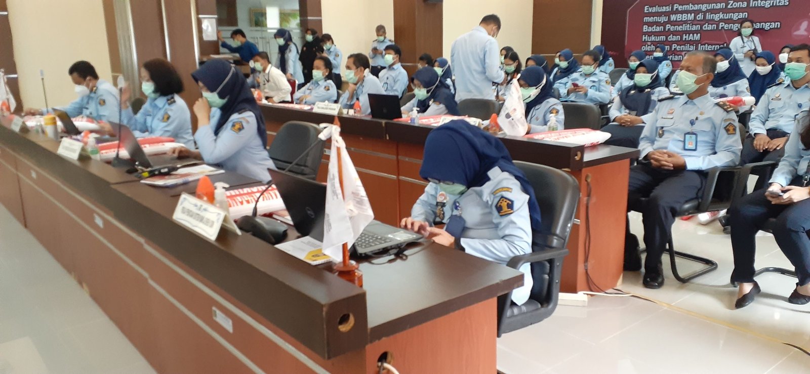 Evaluasi Pembangunan Zona Integritas Menuju WBBM, di lingkungan Balitbang Hukum dan Hak asasi manusia, oleh tim penilaian internal TPI.